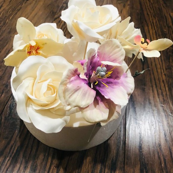 Handmade Wedding Cake Flowers Decoration - Picture 2 of 2